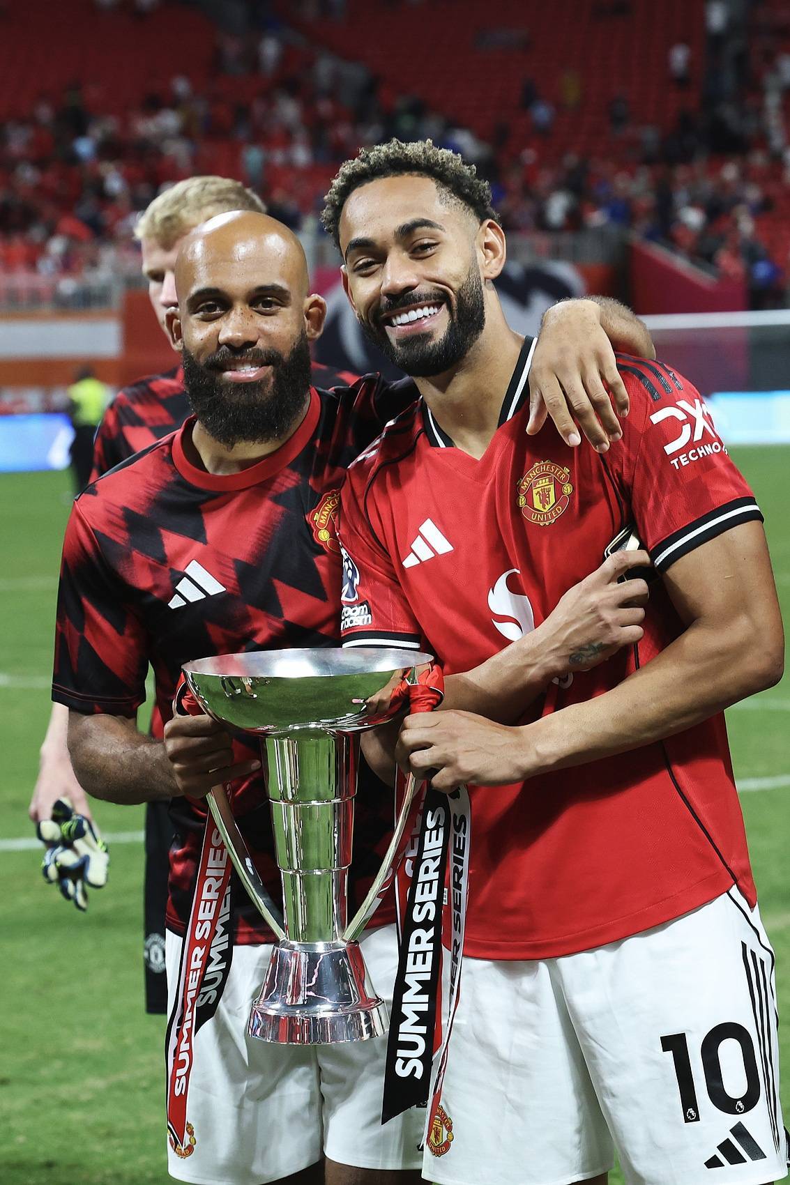 九游体育下载-曼联迎NBA季后赛关键赛，集结日官宣签约，媒体盛赞，临场指挥获称赞(msi赛程官网)