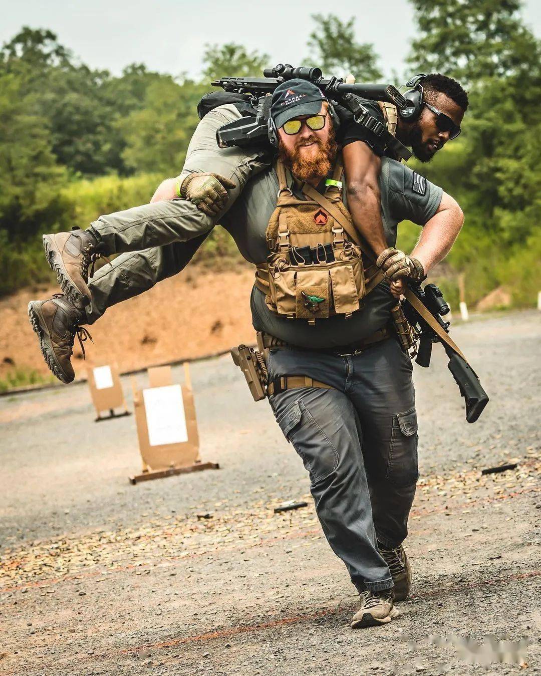 九游体育下载-高峰红武特种军事搏击夏令营