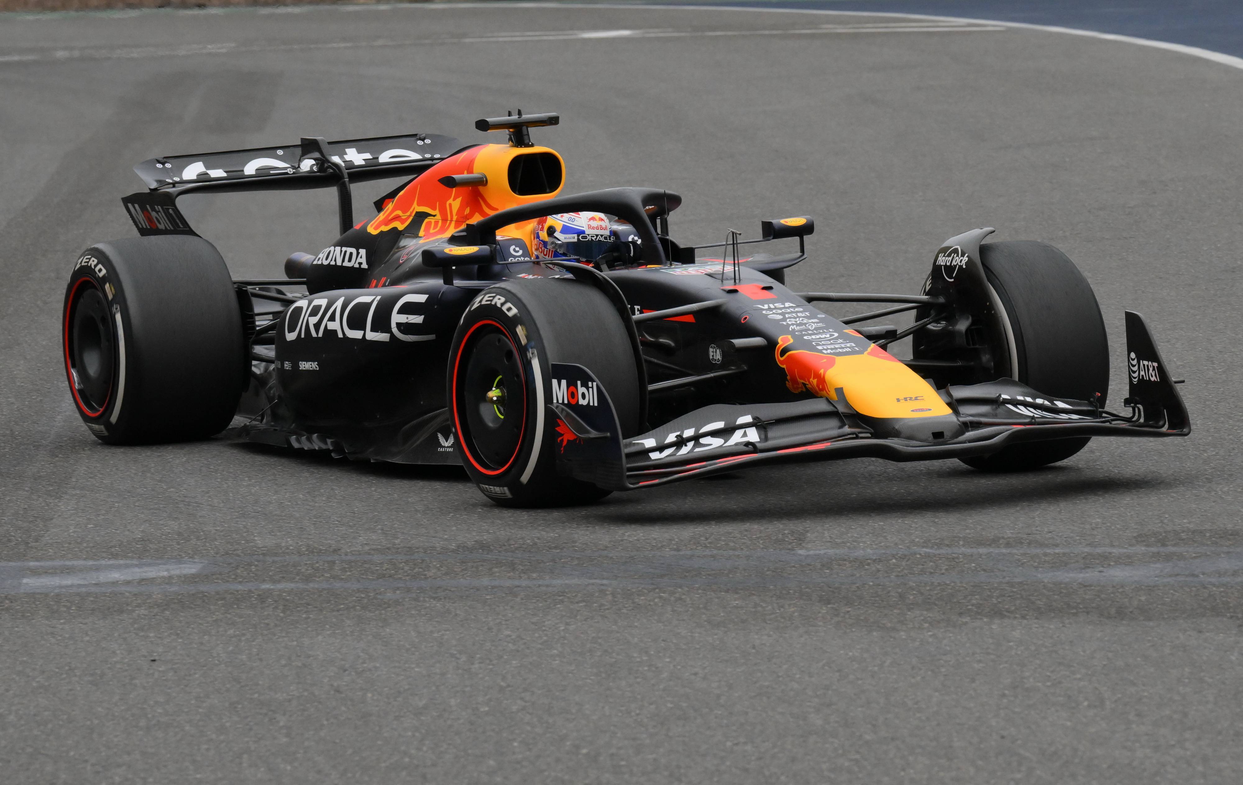 九游体育官方网站-刚刚！集结日塞维利亚复出首秀风云突变巴塞罗那赛前战术微调，皇家社会迎社区盾关键赛的简单介绍